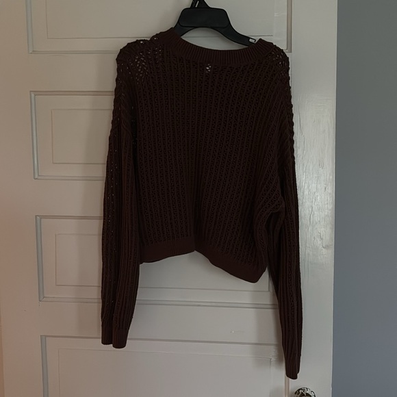 Old Navy Chocolate Brown Cropped Beach Sweater - Picture 2 of 5